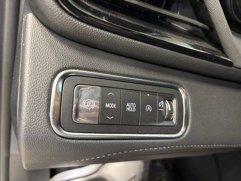 Used 2025 Buick Enclave Preferred FWD image 34