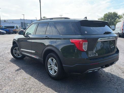 Used 2022 Ford Explorer XLT w/ Equipment Group 202A AWD/4WD image 3