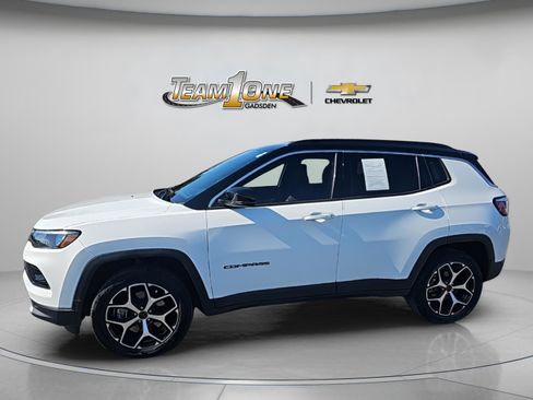 Used 2025 Jeep Compass Limited image 5
