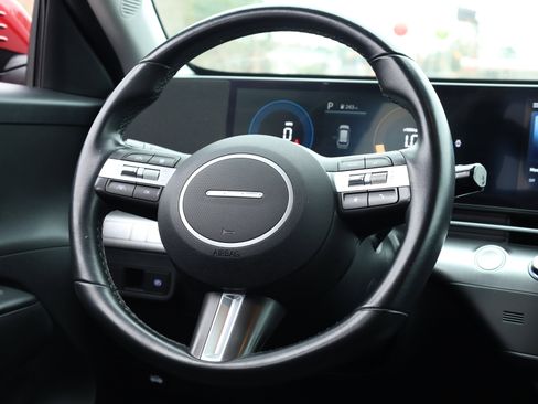 Used 2024 Hyundai Kona SEL image 9