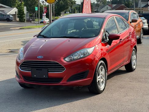 Used 2019 Ford Fiesta SE FWD image 2