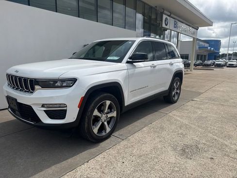 Used 2023 Jeep Grand Cherokee Limited w/ Luxury Tech Group II AWD/4WD image 1