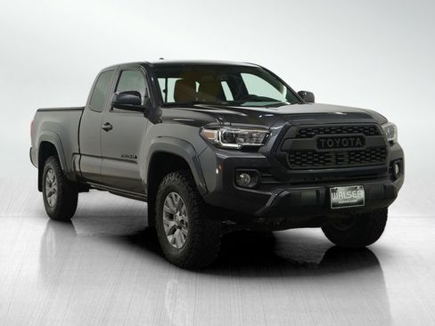 Used 2017 Toyota Tacoma SR5 image 7