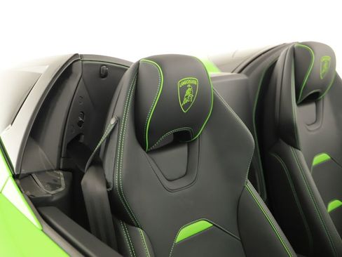 Used 2022 Lamborghini Huracan EVO RWD image 42