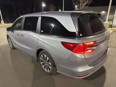 Used 2024 Honda Odyssey EX-L image 3