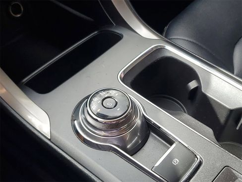 Used 2019 Ford Fusion SEL image 26