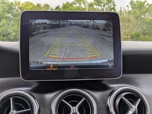 Used 2019 Mercedes-Benz GLA 250 image 11