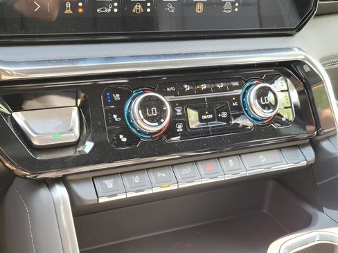 New 2025 GMC Sierra 2500 Denali w/ Technology Package image 29