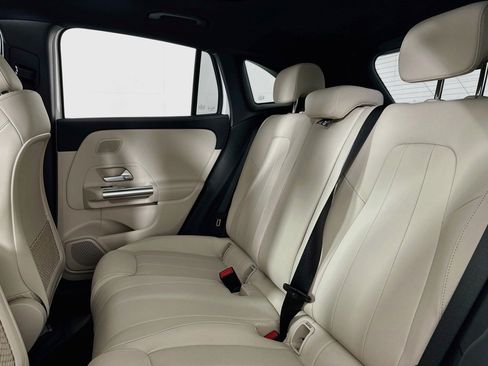 Certified 2026 Mercedes-Benz GLA 250 image 9