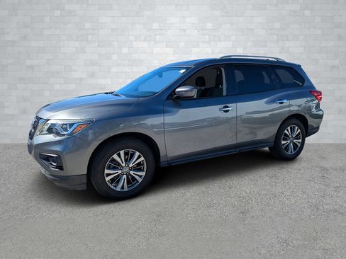 Used 2020 Nissan Pathfinder SV image 9