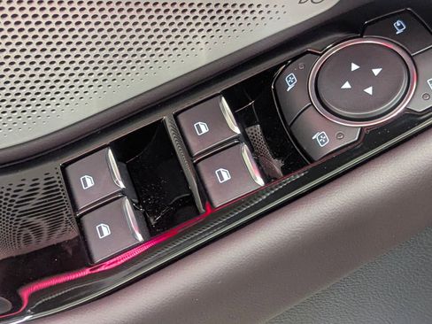 Used 2025 Ford Explorer Platinum image 13