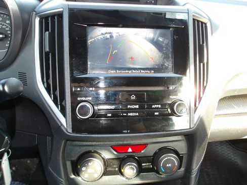 Used 2019 Subaru Impreza 2.0i Premium image 19