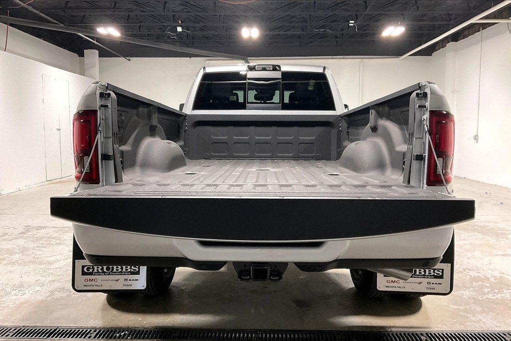 New 2026 RAM 3500 Laramie w/ Night Edition AWD/4WD image 33
