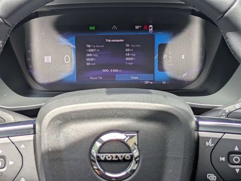 Certified 2026 Volvo XC40 B5 Plus AWD/4WD image 27