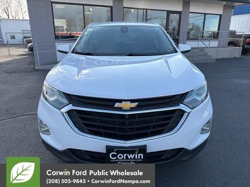 Used 2020 Chevrolet Equinox LT image 2