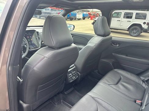 Used 2025 Subaru Forester Limited AWD/4WD image 18