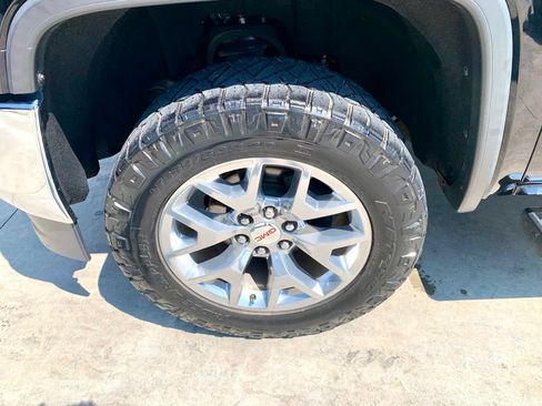 Used 2018 GMC Sierra 1500 SLT w/ SLT Premium Package AWD/4WD image 9