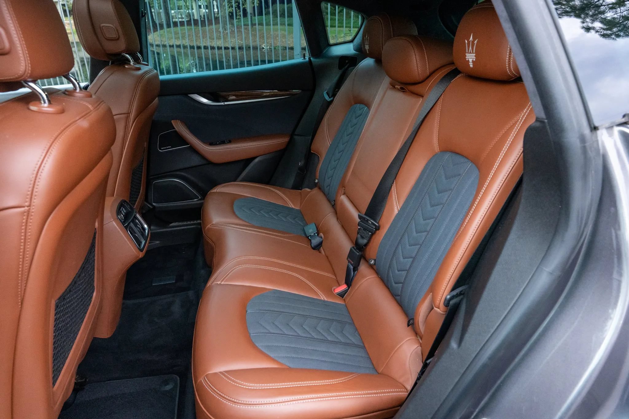 Used 2019 Maserati Levante GranLusso AWD/4WD image 13