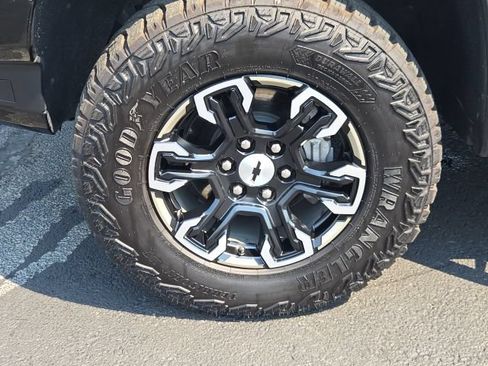 Used 2026 Chevrolet Silverado 1500 ZR2 AWD/4WD image 19
