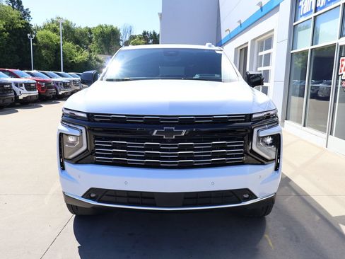 New 2026 Chevrolet Suburban High Country AWD/4WD image 5