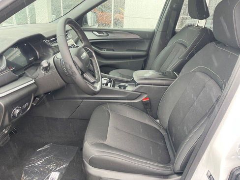 New 2025 Jeep Grand Cherokee Laredo X image 10