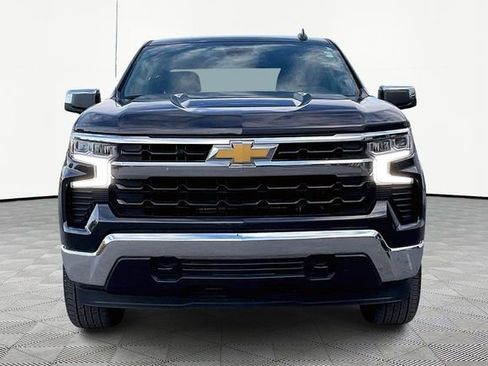 Used 2024 Chevrolet Silverado 1500 LT image 2