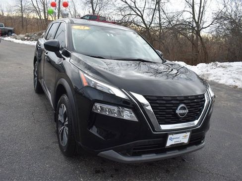 Used 2023 Nissan Rogue SV image 9