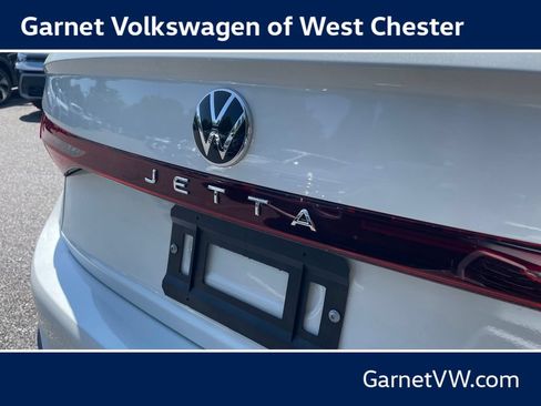 New 2026 Volkswagen Jetta SE FWD image 42