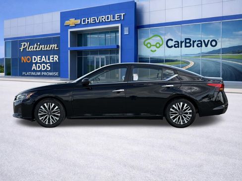 Used 2024 Nissan Altima 2.5 SV image 4