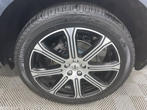 Used 2021 Volvo XC60 T5 Inscription w/ Protection Package Premier image 10