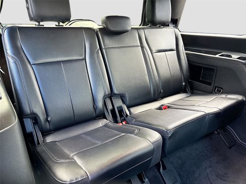 Used 2021 Ford Expedition XLT image 29