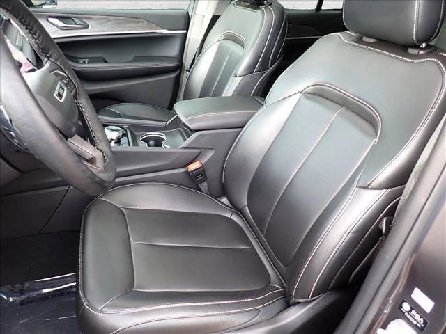 Used 2024 Jeep Grand Cherokee Limited 4xe AWD/4WD image 13