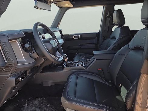New 2025 Ford Bronco Outer Banks image 11
