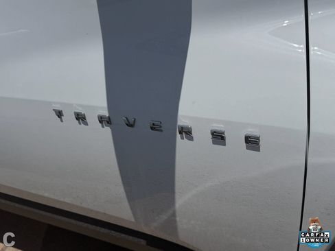 Used 2023 Chevrolet Traverse LS w/ Safety Package FWD image 7