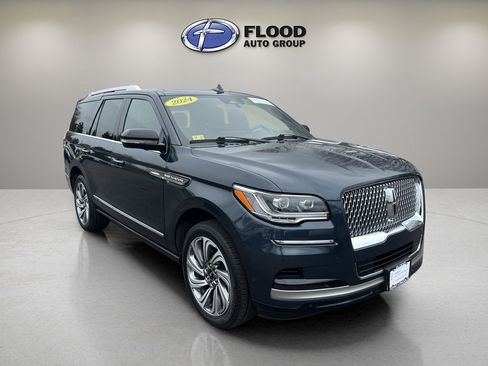 Certified 2024 Lincoln Navigator Reserve AWD/4WD image 1