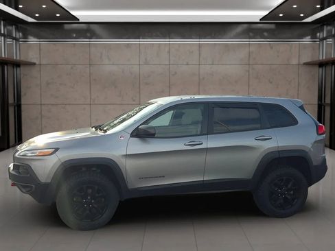 Used 2016 Jeep Cherokee Trailhawk w/ Cold Weather Group image 3