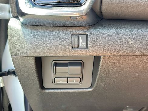 New 2025 GMC Canyon Elevation image 24