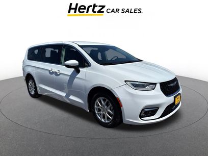 Used 2023 Chrysler Pacifica Touring-L