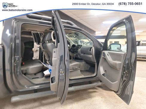 Used 2012 Nissan Frontier SL w/ Moonroof Pkg image 22