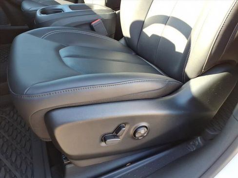 New 2026 Chrysler Voyager LX image 16