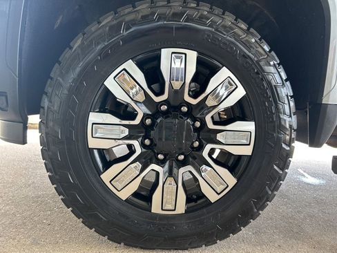 Used 2024 GMC Sierra 2500 Denali AWD/4WD image 27