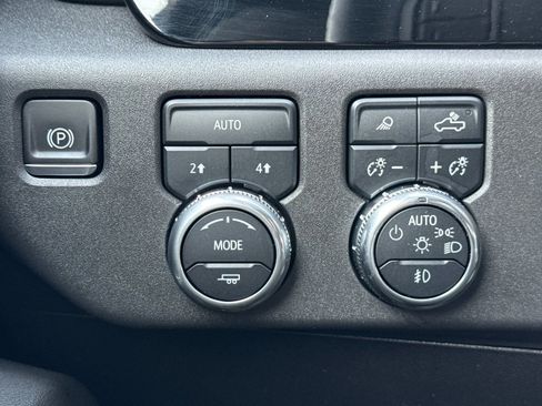 Used 2024 GMC Sierra 1500 SLT image 31