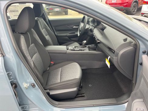 New 2026 Nissan Sentra SV w/ Floor Mat Package FWD image 15