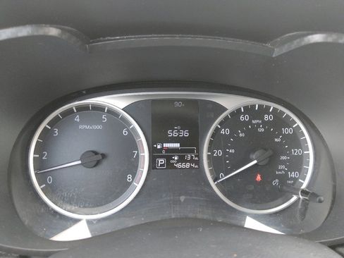 Used 2020 Nissan Versa S FWD image 23
