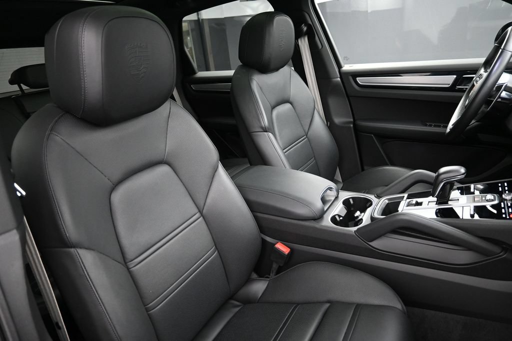Certified 2023 Porsche Cayenne Platinum Edition AWD/4WD image 31