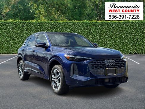 Used 2025 Audi Q5 Premium w/ Convenience Package image 1