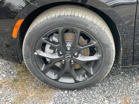 New 2026 Chrysler Pacifica Limited w/ S Appearance Package AWD/4WD image 10