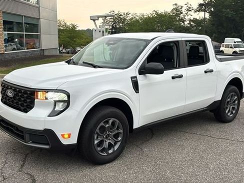 New 2026 Ford Maverick XLT w/ XLT Luxury Package AWD/4WD image 2