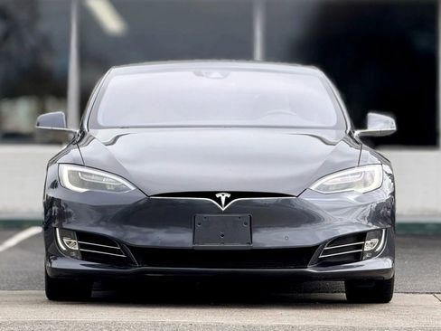 Used 2016 Tesla Model S 90D image 3