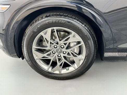 Certified 2025 Genesis GV70 2.5T Select w/ Select Package image 32